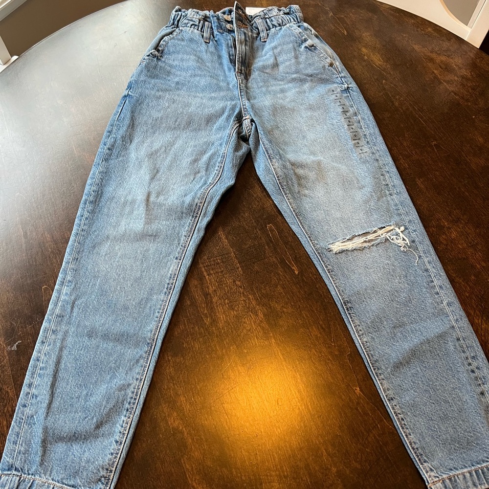American Eagle Outfitters Light Blue Boyfriend Jeans with Knee Distress